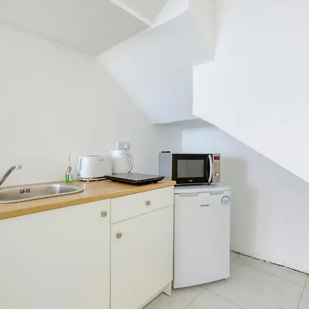 Apartment Seafront, Studio With Private Seaview Terrace By 360 Estates *